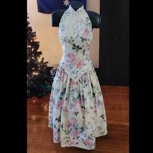 Vintage Pastel Yellow and Roses Lace Dress